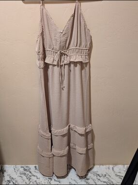 NWT Woman's Wallflower Tiered Maxi Dress w/ Drawstring Waist Beige/Tan/Mocha XL